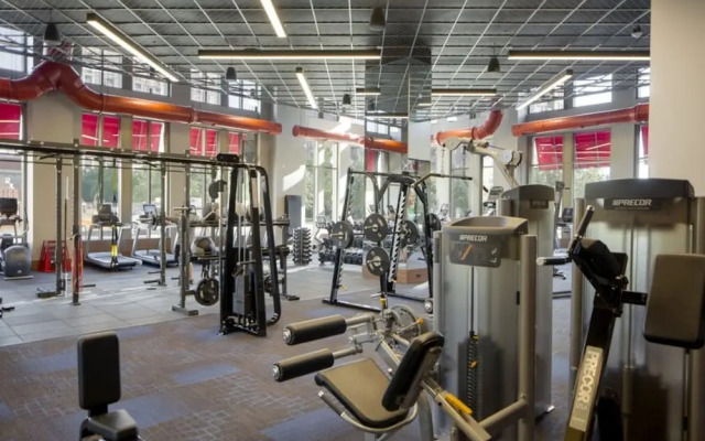 Global Luxury Suites at South Arlington