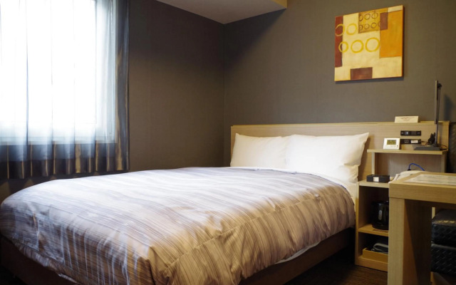 Hotel Route-Inn Saiki Ekimae