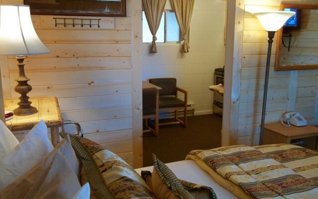 The Cedaredge Lodge