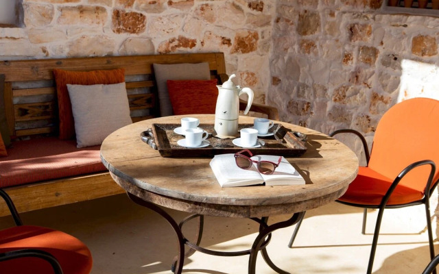 Traditional Trullo la Specchia