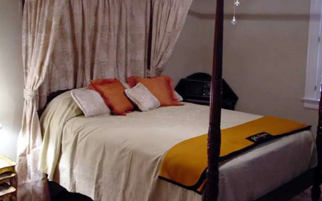 Fuquay Mineral Spring Inn & Garden