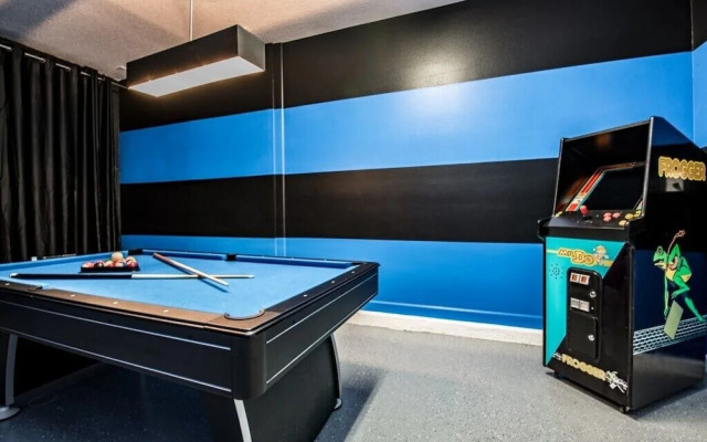 4755kcc 5 Bedroom Villa by RedAwning