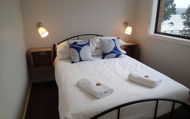 Dungowan Waterfront Apartments