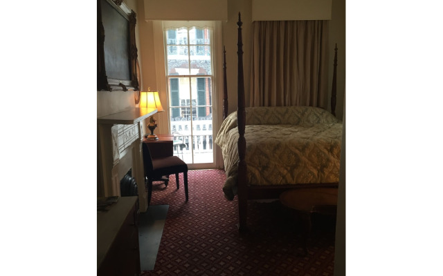 Nine-0-Five Royal Hotel