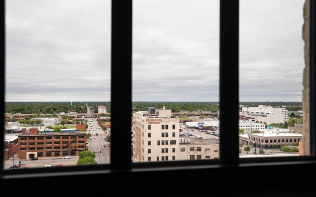 Ambassador Hotel Wichita, Autograph Collection