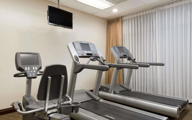 Delta Hotels by Marriott Cincinnati Sharonville