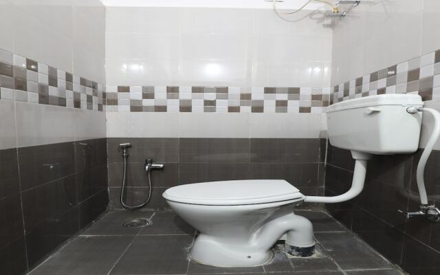 OYO 17279 Royal Inn Hotel
