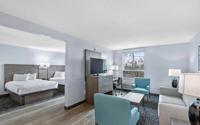 Emerald Hotel & Suites