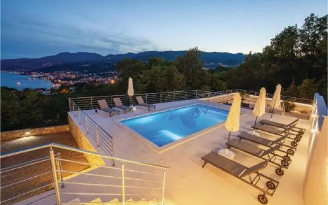 Four Bedroom Holiday Home in Kastav