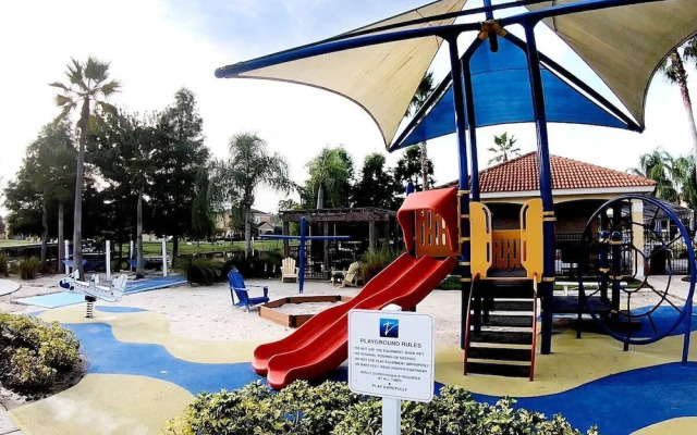 Family Oasis, Cozy Retreat With Bunk Room