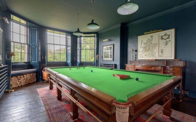 JOIVY Gilmerton House - Historic Scottish Mansion