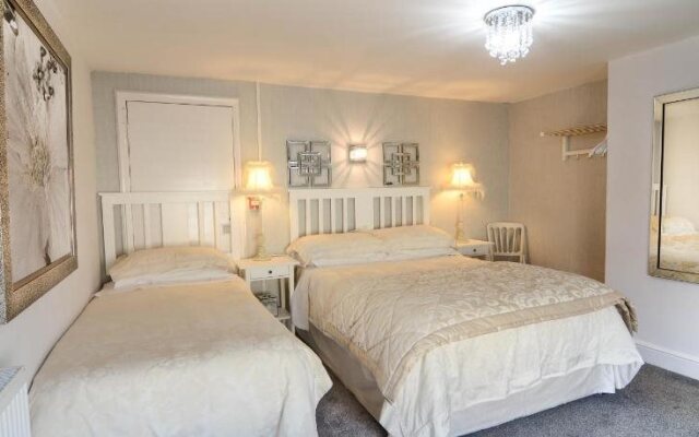 Clifton Villa Hotel