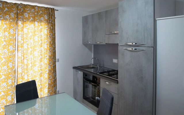 Residence con Piscina e Giardino