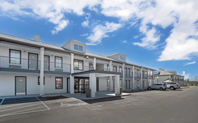 Quality Inn Bessemer I-20 exit 108