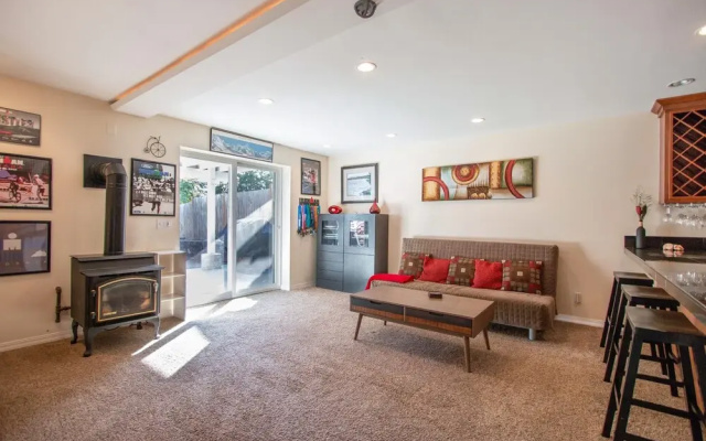 Northern Daylights 1 Bedroom Home by RedAwning