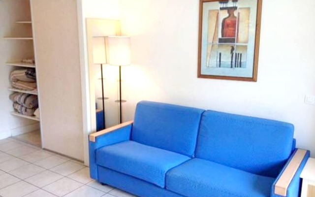 Studio in Saint-laurent-du-var, With Pool Access, Enclosed Garden and