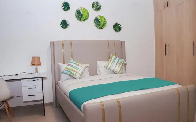 Lux Suites Royal Oak Residency
