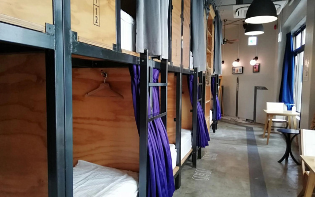 Kalakaua Inn The Kitchen Hostel Ao – Guest Rooms – Naha