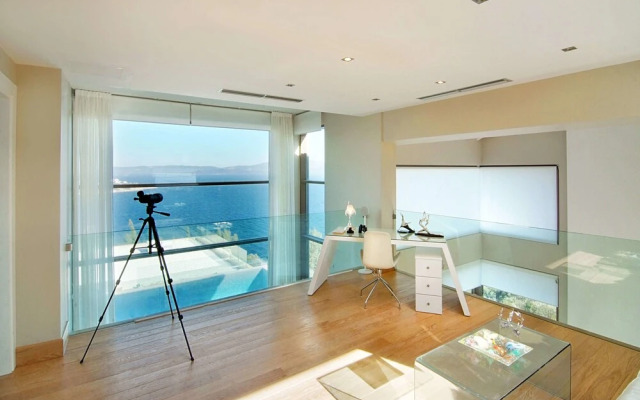 Seaview Peninsula Villa
