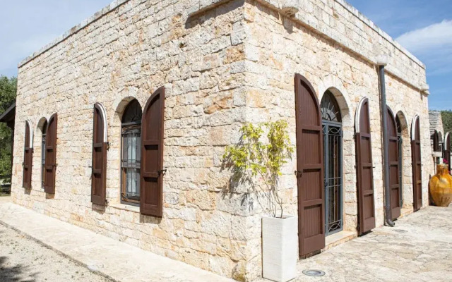 Trullo Degli Ulivi con Piscina e Idromassaggio