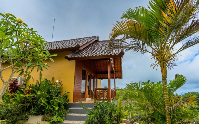 Pini Sentana Village