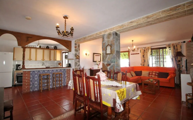 1075 Villa Rosa