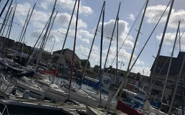 Soleil et Bateaux Superbe Port de Plaisance