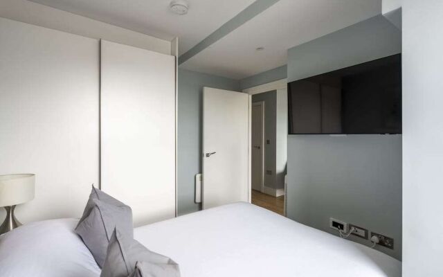 Luxurious ONE Bedroom Apartment IN Bond Street