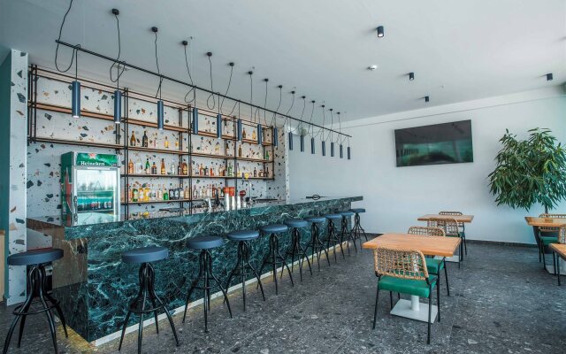 Mazoren Art Hotel
