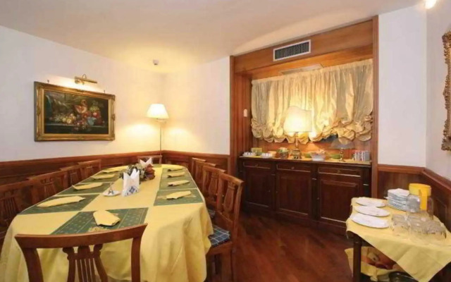 Hotel Suite Ares