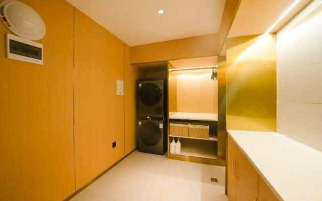 jiaxian Qiantian Holiday Hotel