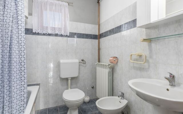 Two Bedrooms Ground Floor Apartment With Private Pool and Garden Near Pula