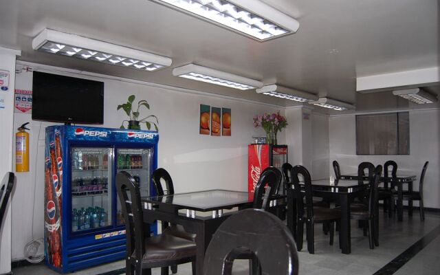 Ayenda 1030 Elegant Suites