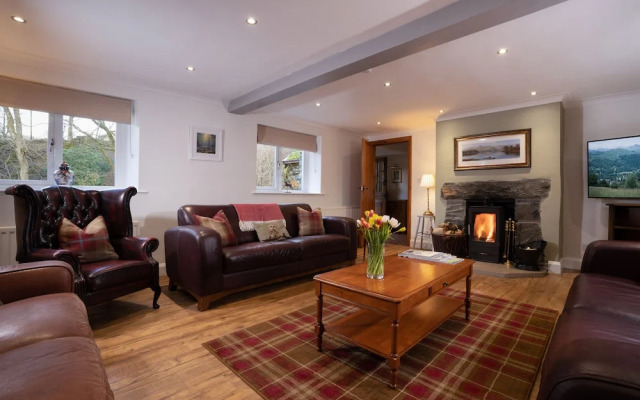 Low Jock Scar Country Estate