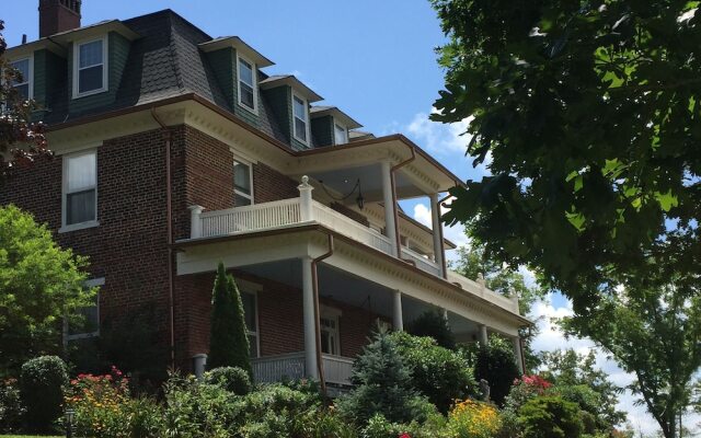 The Reynolds Mansion