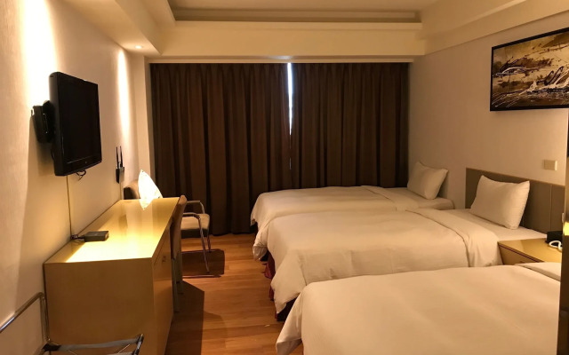 Delton Hotel