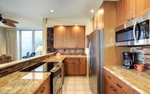 Pikake #a6 2 Bedroom Condo by RedAwning