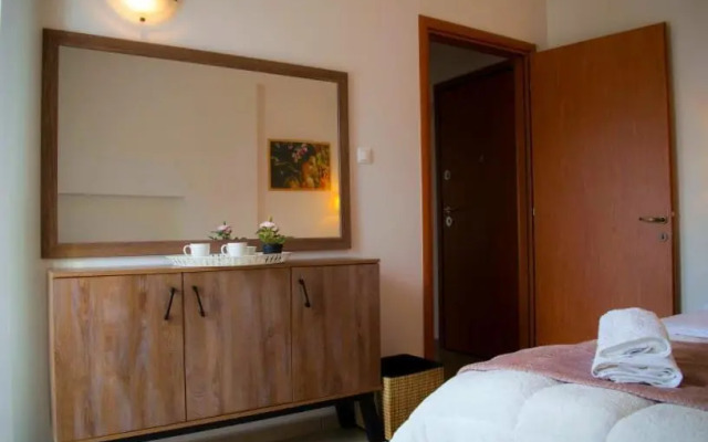 Sunny Central Luxury Apartment