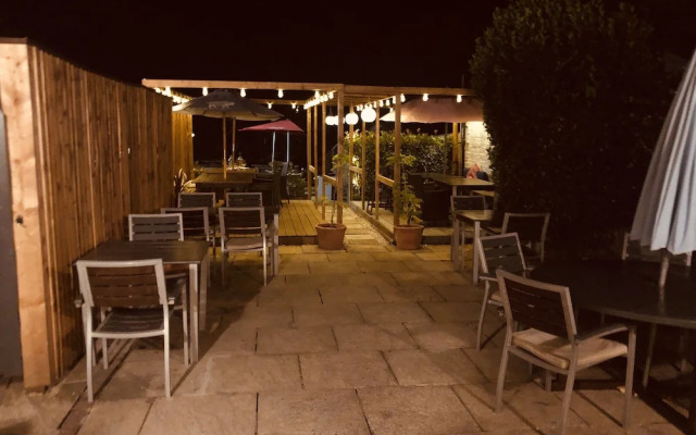 Morleys Bistro | By Huluki Sussex Stays