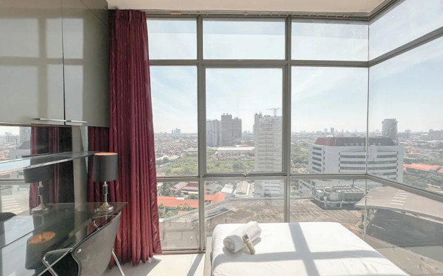 Spacious And Comfortable Living 3Br Apartment At Aryaduta Residence