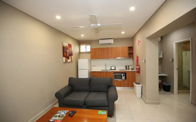 Ela Beach Hotel & Apartments