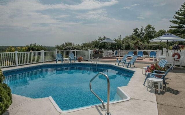Glen Cove Inn & Suites