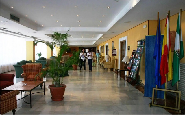 Hotel & Apartamentos Bahia Sur