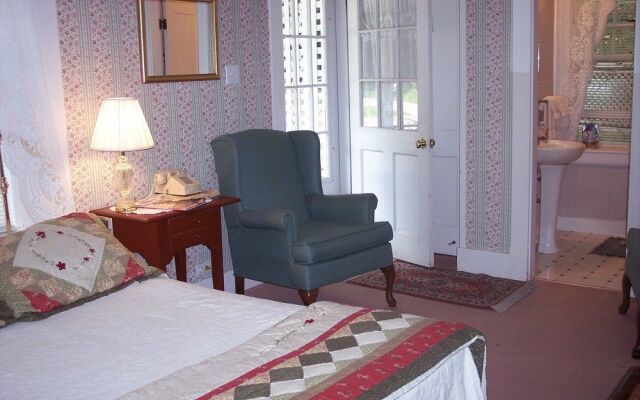Glen Oaks Inn