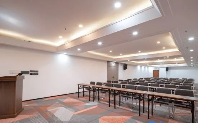 Ziyunge Hotel (Wuzhou Qilou Town) – Business – Wuzhou