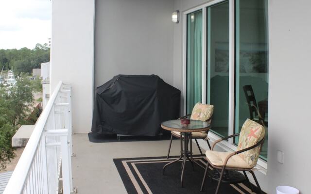 Whar305x 2 Bedroom Condo