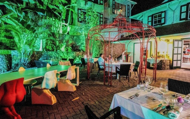 Queen's Garden Resort & Spa