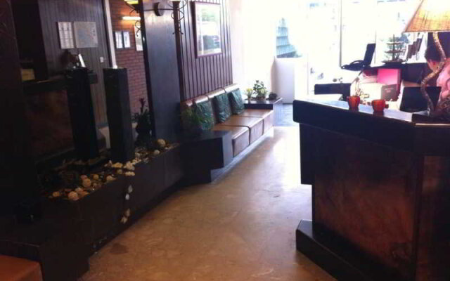 Hotel 33