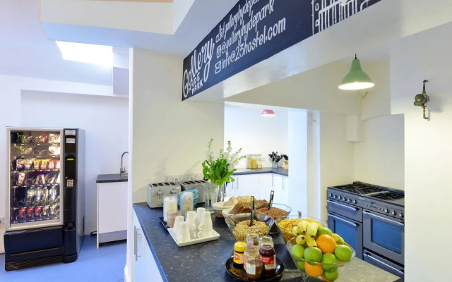 Gallery Hyde Park Hostel