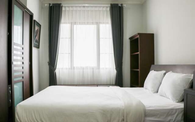 Cozy Living And Modern 2Br Puri Garden Apartment